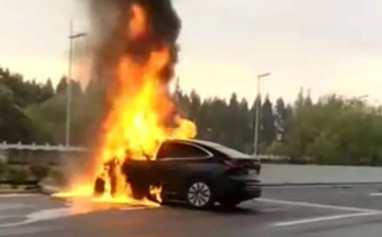 Kasus kebakaran mobil listrik