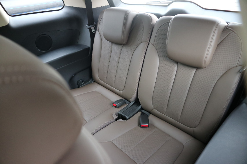 BYD eMAX 7 Superior Captain
