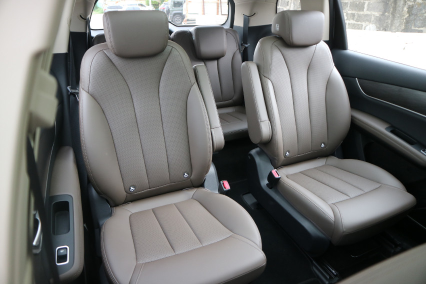 BYD eMAX 7 Superior Captain
