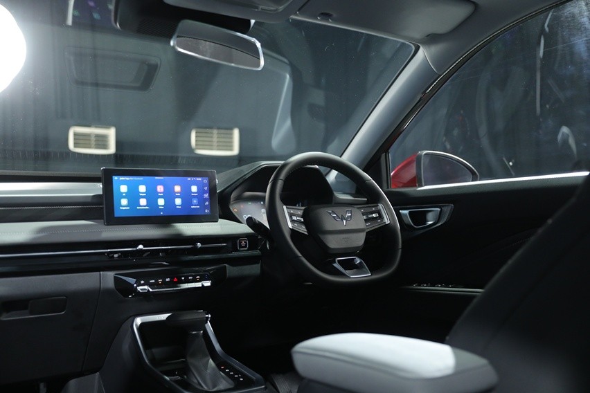 Interior Wuling Alvez