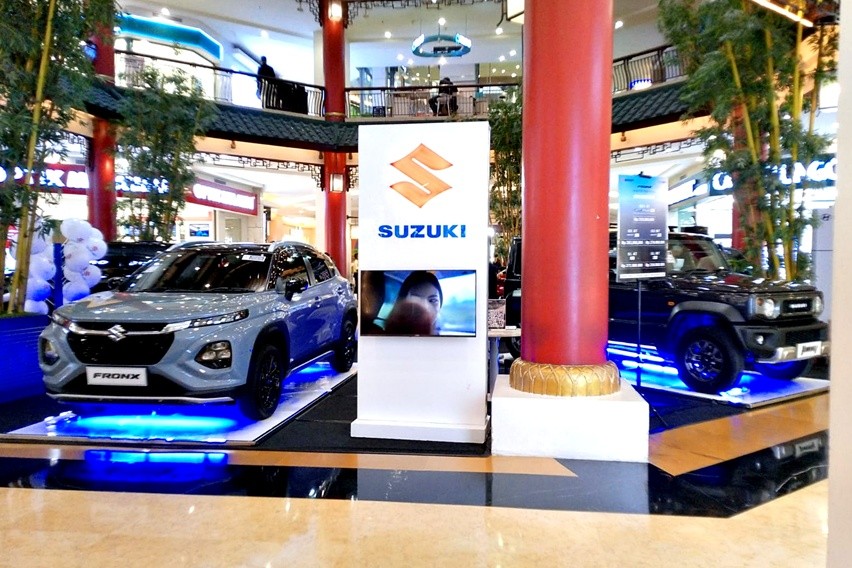 Suzuki Fronx dan Jimny 5-Door Ramaikan OTO Mall Exhibition di Mall Artha Gading Suzuki Fronx dan Jimny 5-Door Ramaikan OTO Mall Exhibition di Mall Artha Gading