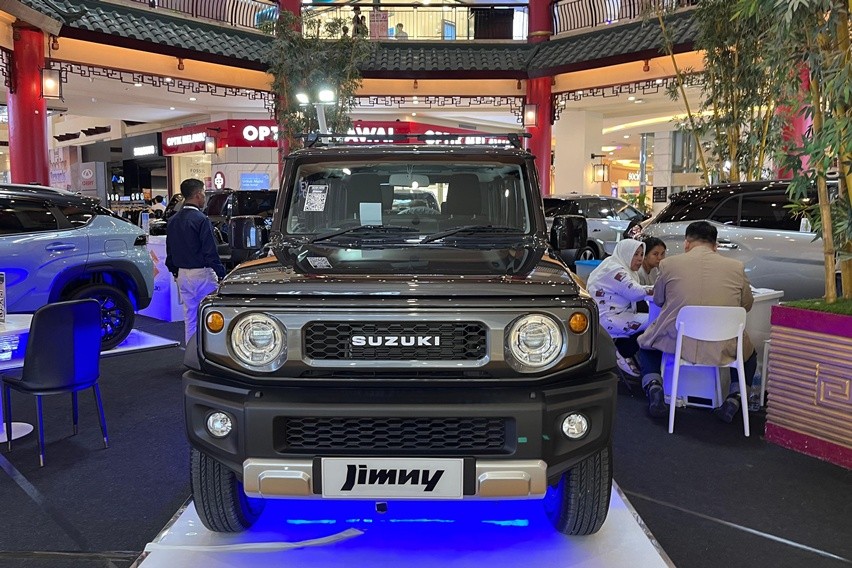 Suzuki Jimny 5-Door di Mall Artha Gading