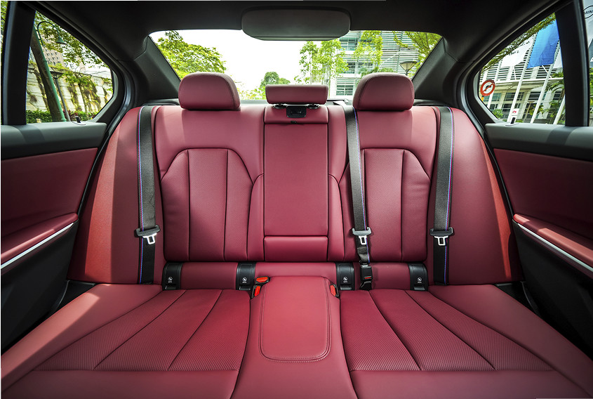 M340i xDrive M Sport Pro seats view