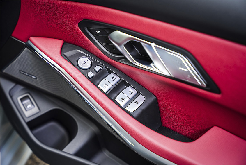 M340i xDrive M Sport Pro galvanised buttons view