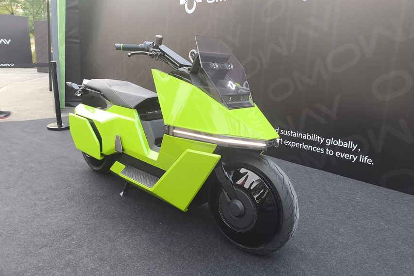 Motor Listrik Omo X Bisa Berdiri Sendiri, Meluncur di Indonesia Mei 2026