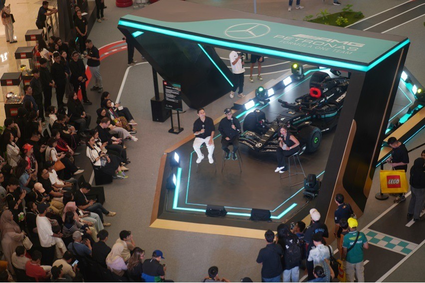 Lego F1 showcase