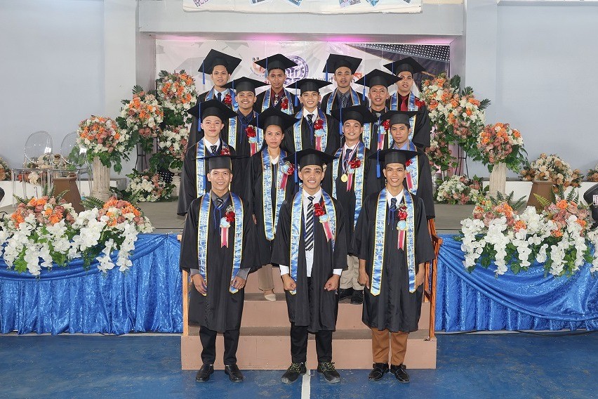 Batch 23 scholars finish Isuzu-TESDA-World Vision auto servicing course Batch 23 scholars finish Isuzu-TESDA-World Vision auto servicing course