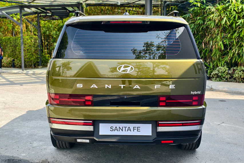 Hyundai Santa Fe rear view