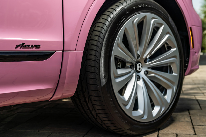 Bentayga EWB Mulliner in Candy Pink