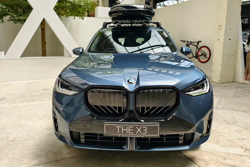 BMW X3 front