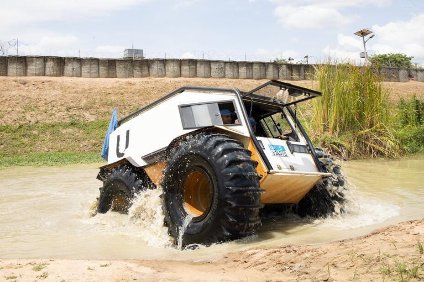 UN vehicles