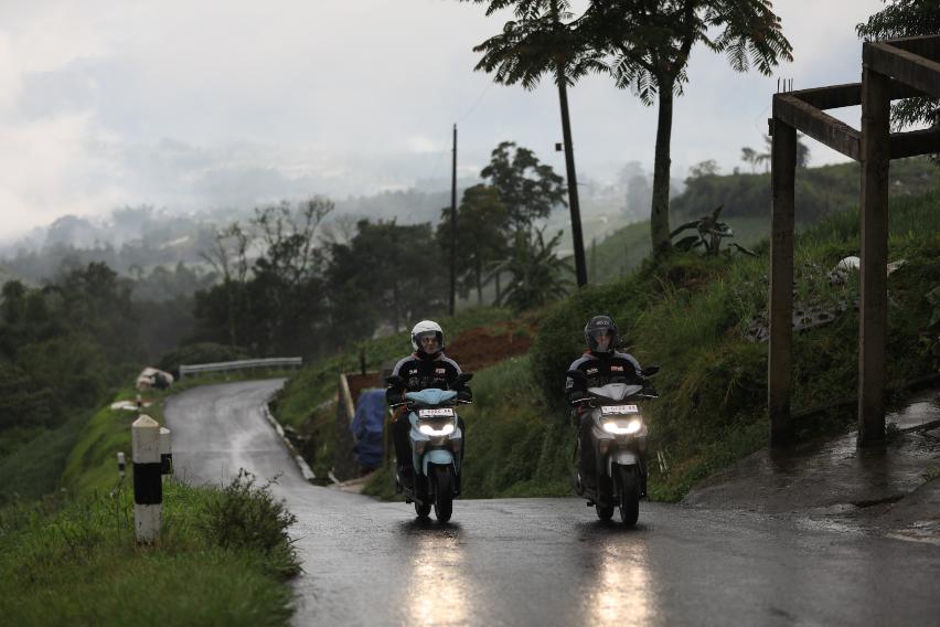 Bukan Sekadar Skutik Harian, Yamaha Gear Ultima Buktikan Daya Jelajahnya di Tanah Jawa (Part-2) Bukan Sekadar Skutik Harian, Yamaha Gear Ultima Buktikan Daya Jelajahnya di Tanah Jawa (Part-2)