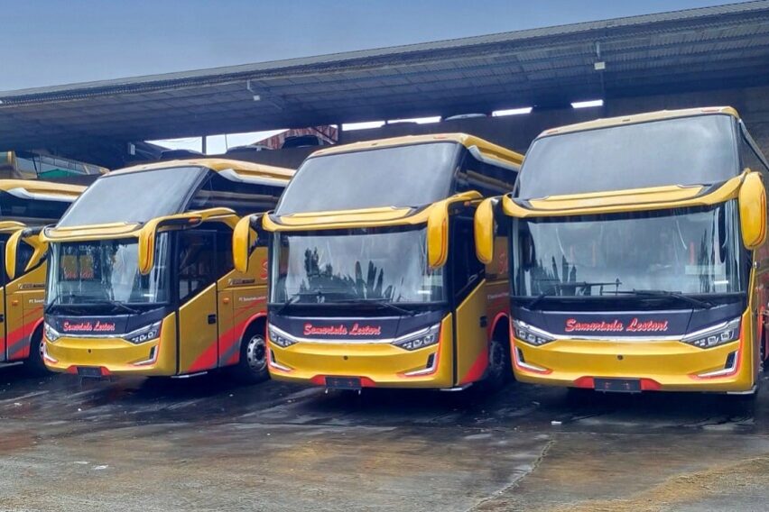 Hino Serahkan Enam Unit untuk Armada PO di Kalimantan Timur