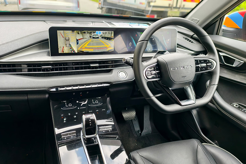 Chery Tiggo Cross steering wheel view