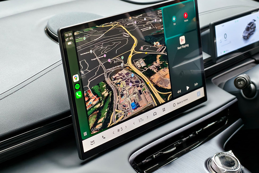 Proton emas7 apple car play view