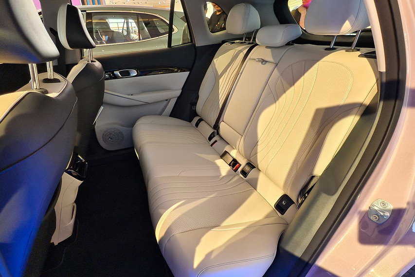 Proton emas7 new interior colour view