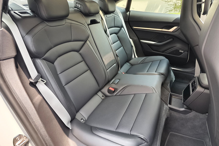 Porsche Taycan 4s rear seats view