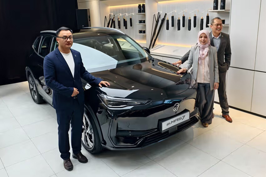 New Proton e.MAS 7