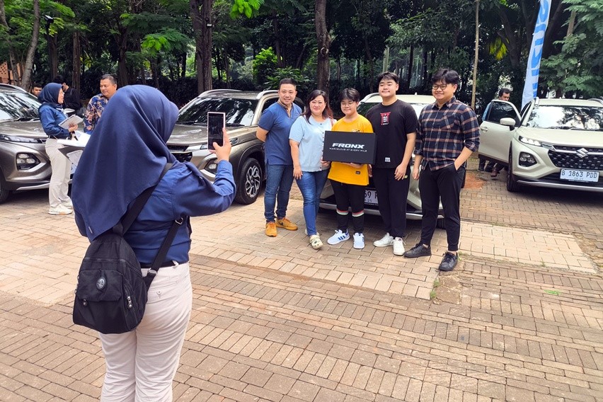penyerahan Suzuki Fronx ke konsumen