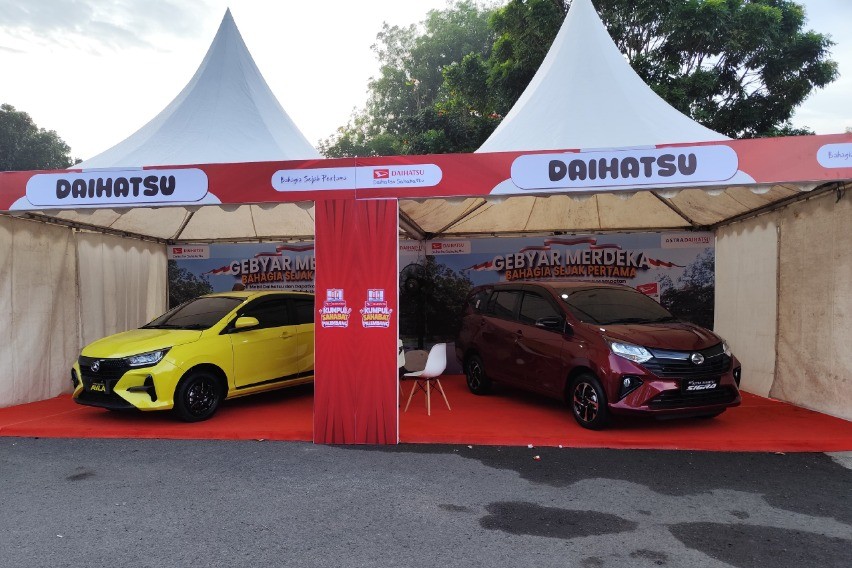 Test Drive Seru Ayla dan Sigra di Acara Daihatsu Kumpul Sahabat Palembang 2025 Test Drive Seru Ayla dan Sigra di Acara Daihatsu Kumpul Sahabat Palembang 2025