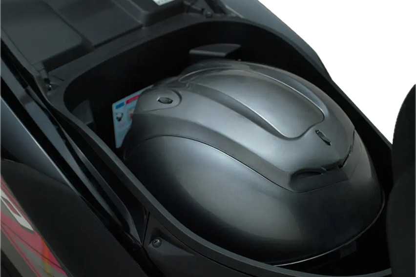Vario 125 underseat storage
