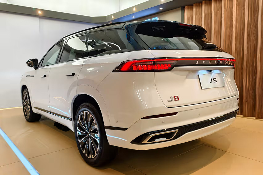 Jaecoo J8 rear