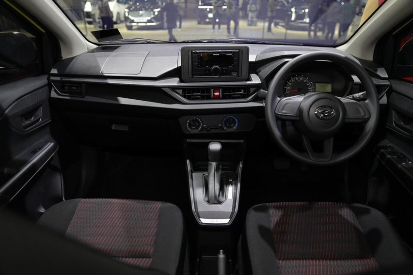Interior Daihatsu Ayla X