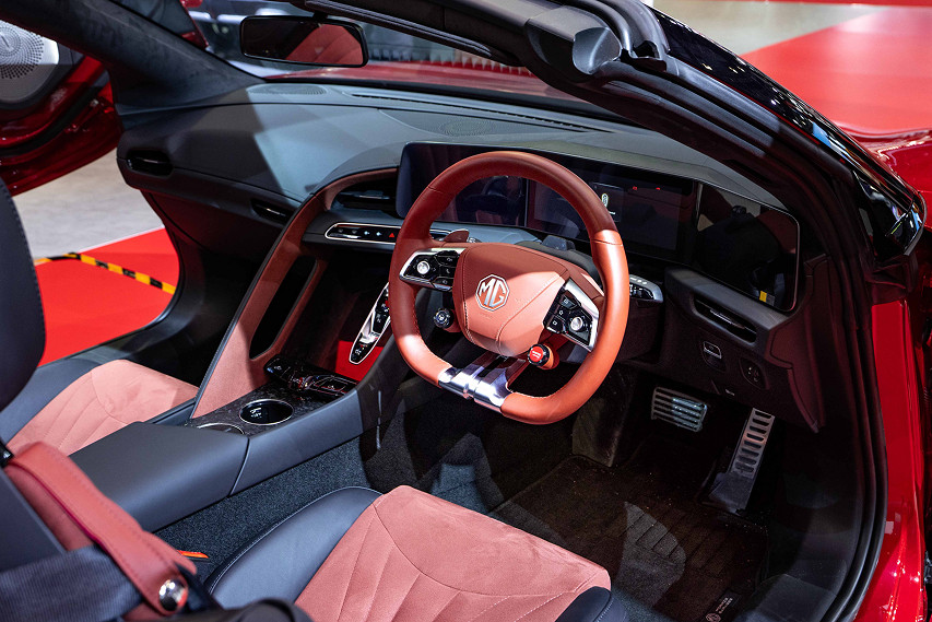 MG Cyberster RWD steering wheel