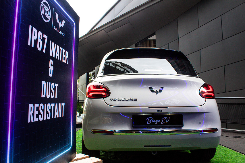 Wuling Bingo rear view