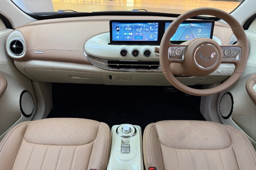 interior New Wuling Binguo EV