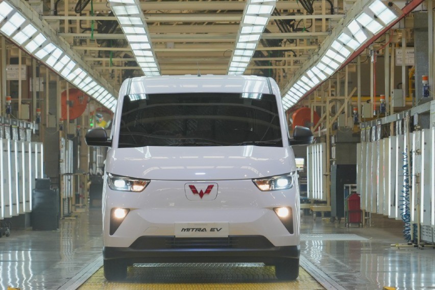 Wuling Mitra EV ambulans