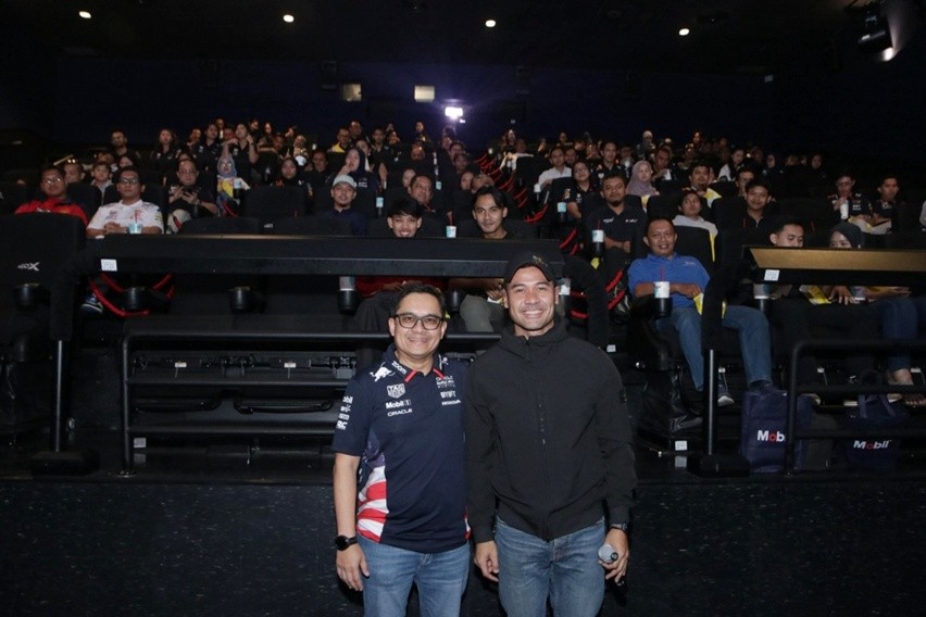 Mobil Lubricants Gelar Nobar F1 The Movie Bareng Chicco Jerikho dan Komunitas Mobil Lubricants Gelar Nobar F1 The Movie Bareng Chicco Jerikho dan Komunitas
