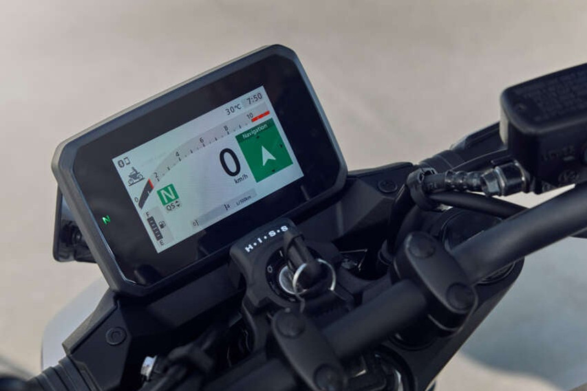 2025 Honda CB750 Hornet meter cluster view