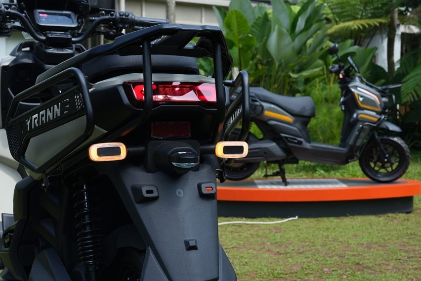 lampu belakang Indomobil eMotor Tyranno