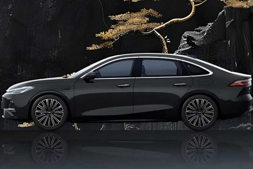 Geely Galaxy A7 phev side profile view