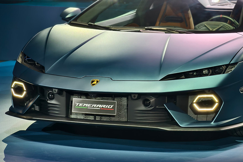 Lamborghini Temerario front face view