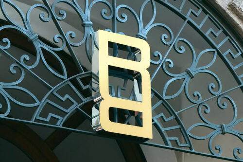 Ranger Rover unveils new RR logo; first EV on the horizon