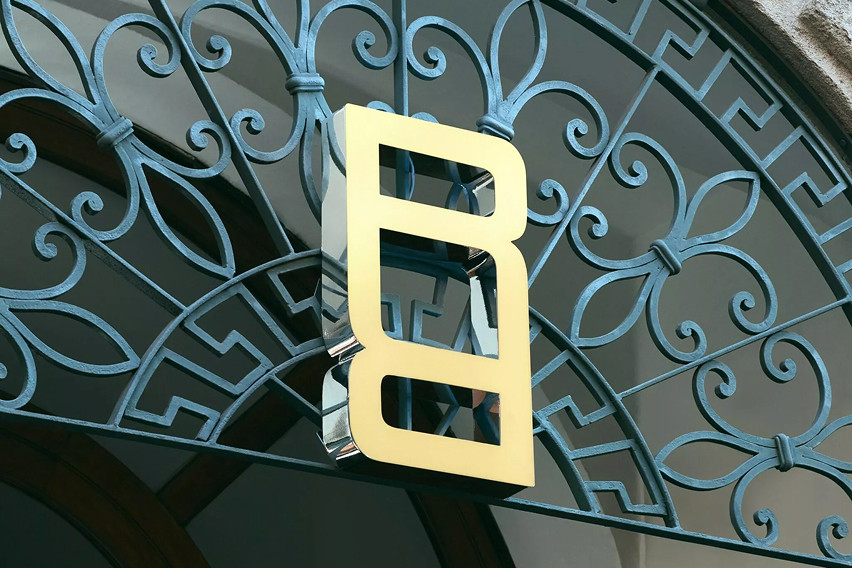 Ranger Rover unveils new RR logo; first EV on the horizon