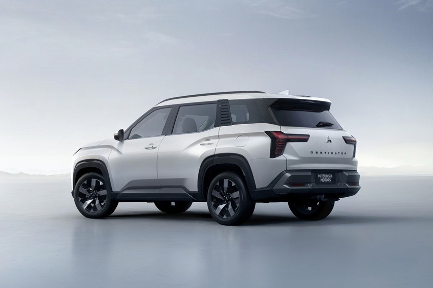 Eksterior Mitsubishi Destinator