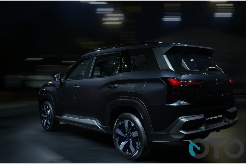 desain belakang Mitsubishi Destinator