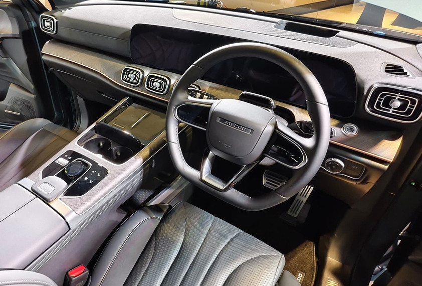 Jaecoo J8 interior dash view