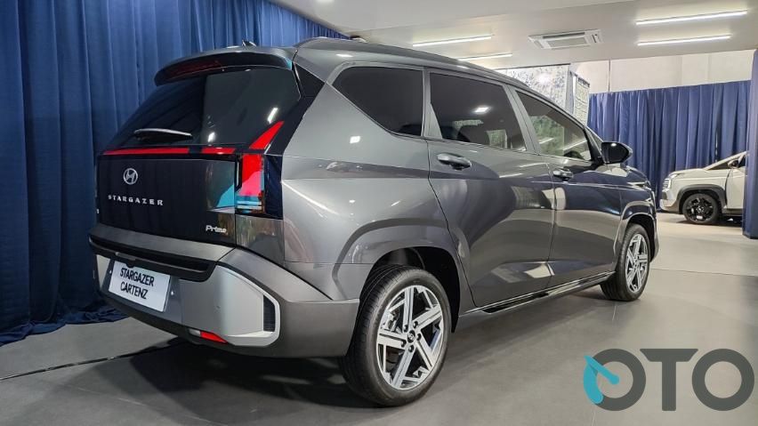 Hyundai Stargazer Cartenz dan Cartenz 
