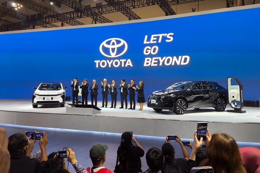 Toyota Perkuat Komitmen Elektrifikasi di GIIAS 2025, Siap Produksi Lokal bZ4X dan Pamer Urban Cruiser EV