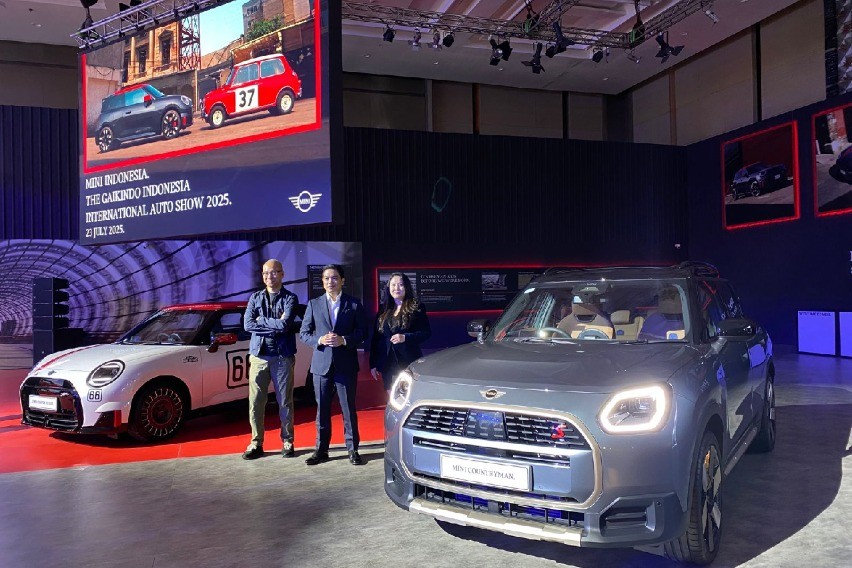 MINI Rayakan 66 Tahun dengan JCW 66 Collection dan Countryman CKD