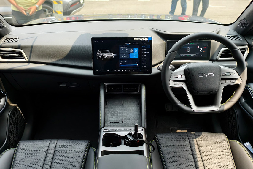 BYD Atto 2 interior