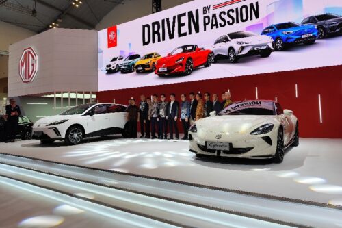 MG Motor Indonesia Rilis MG4 EV Edisi Terbatas dan Warna Baru Cyberster di GIIAS 2025