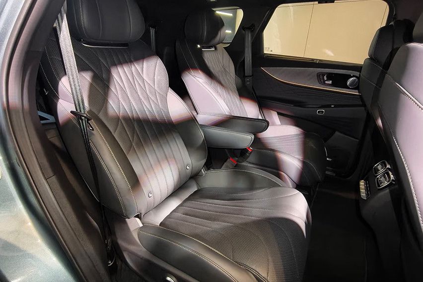 Jaecoo J8 seats