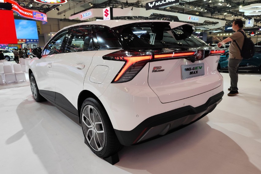 MG 4 EV Max