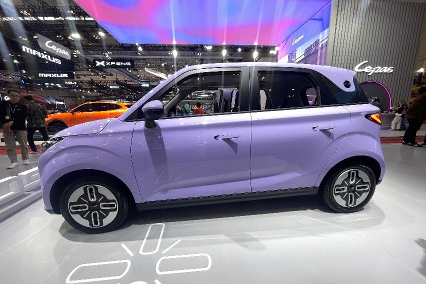 Jetour X20e tampak samping