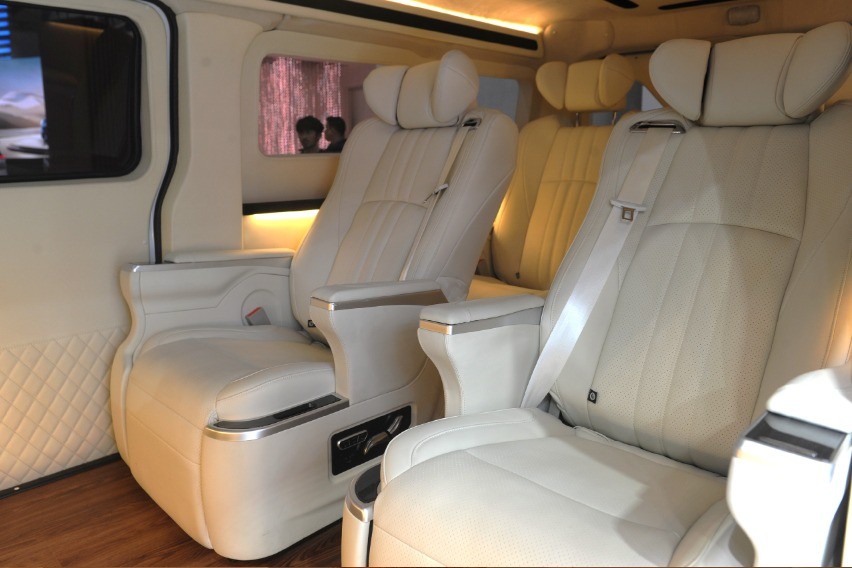 kursi belakang Wuling Mitra EV